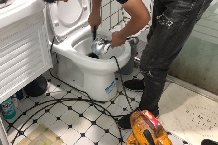 南澳马桶堵塞自己疏通还是找师傅?专业上门服务让你省时更省心