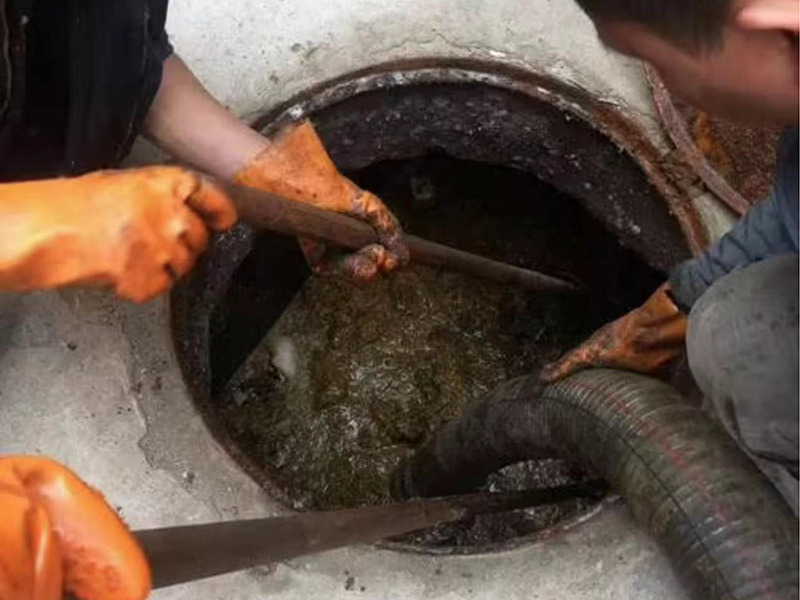 南澳清理化粪池时如何避免沼气的危害?